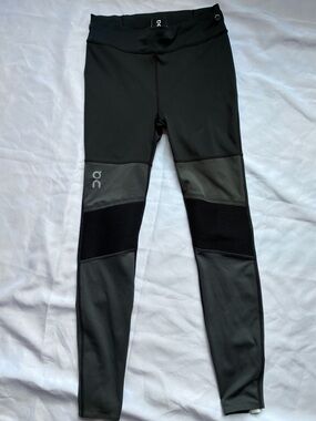 On Running Men's Black Active Tights with Textured Knee Panels
